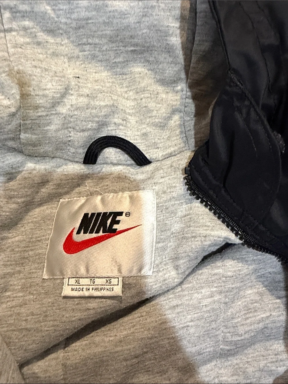Vintage Nike Men’s Hooded Colorblock Windbreaker Jacket - Maroon & Black